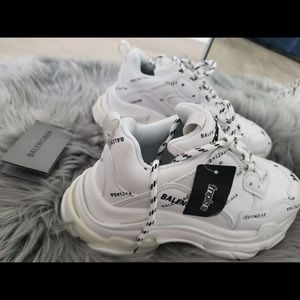 Balenciaga Triple S Logo Allover sneaker
